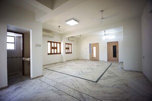 Room in  Showroom at Jivraj Park – for Sale