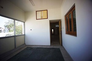 Room in  Showroom at Jivraj Park – for Sale