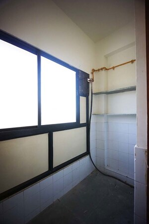 Room in  Showroom at Jivraj Park – for Sale