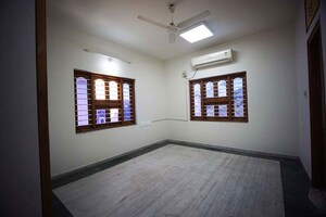 Room in  Showroom at Jivraj Park – for Sale