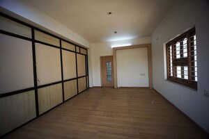 Room in  Showroom at Jivraj Park – for Sale