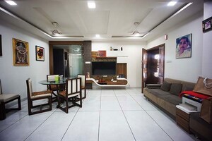 Gym in  Showroom at Jivraj Park – for Sale