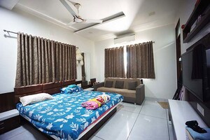 Bedroom in  Showroom at Jivraj Park – for Sale