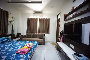 Bedroom in  Showroom at Jivraj Park – for Sale
