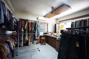 Gym in  Showroom at Jivraj Park – for Sale