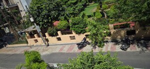 3 BHK Independent House – Garden View at Viraj Khand - for Rent
