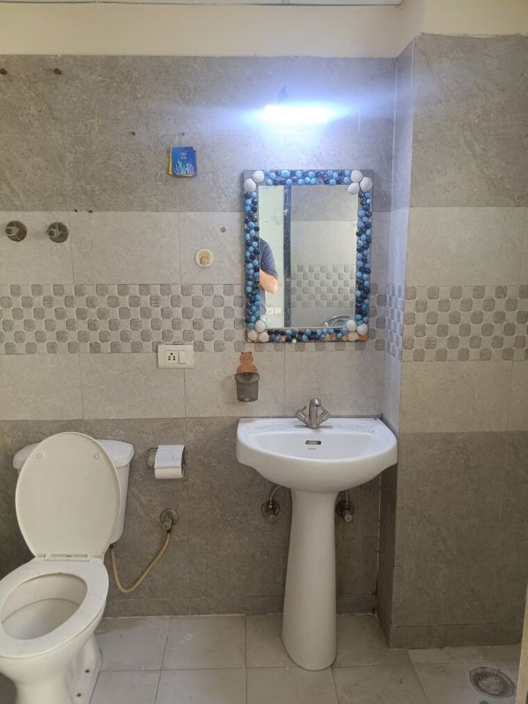 Bathroom, galaxy-royale 2.5 Bedroom 1060 Sq.Ft. Apartment In Gaur City 2 Greater Noida 10587286