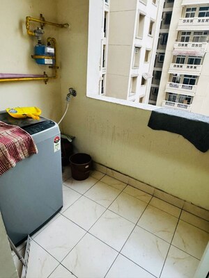 Team Area in 3.5 BHK Apartment at Amrapali Silicon City, Sector 76 – for Sale