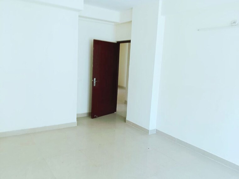 Room, amrapali-hanging-gardens 2.5 Bedroom 1350 Sq.Ft. Apartment In Sector 107 Noida 10587295