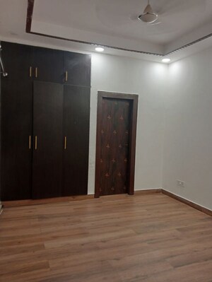 Room in 1 BHK Builder Floor at RWA Apartments Sector 53, Sector 53 – for Rent