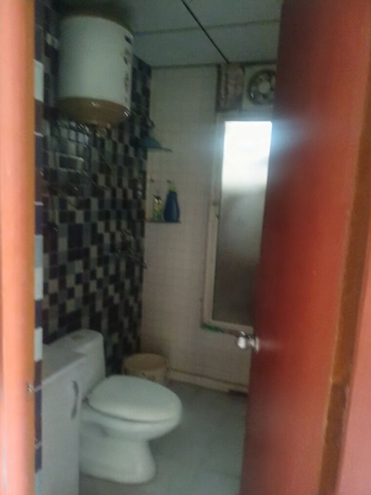 Bathroom, divyansh-flora 2 Bedroom 1055 Sq.Ft. Apartment In Sector 16c Greater Noida Greater Noida 10587298