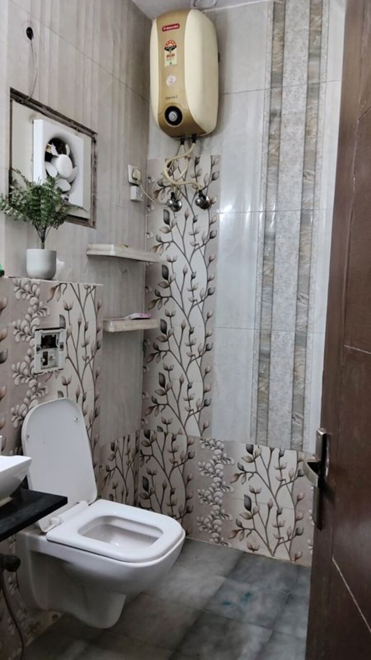 Bathroom, rwa-apartments-sector-53 2 Bedroom 980 Sq.Ft. Builder Floor In Sector 53 Noida 10587338