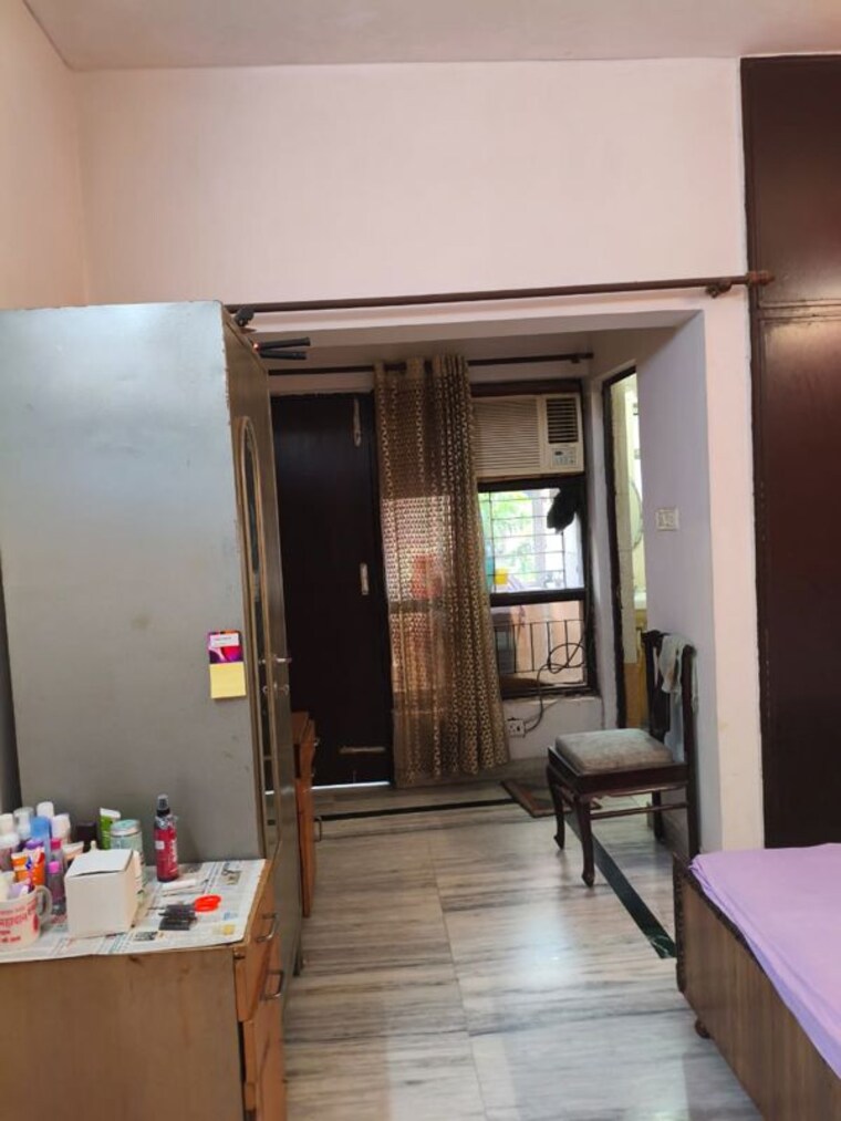 Room, rwa-apartments-sector-53 3 Bedroom 1950 Sq.Ft. Builder Floor In Sector 53 Noida 10587375