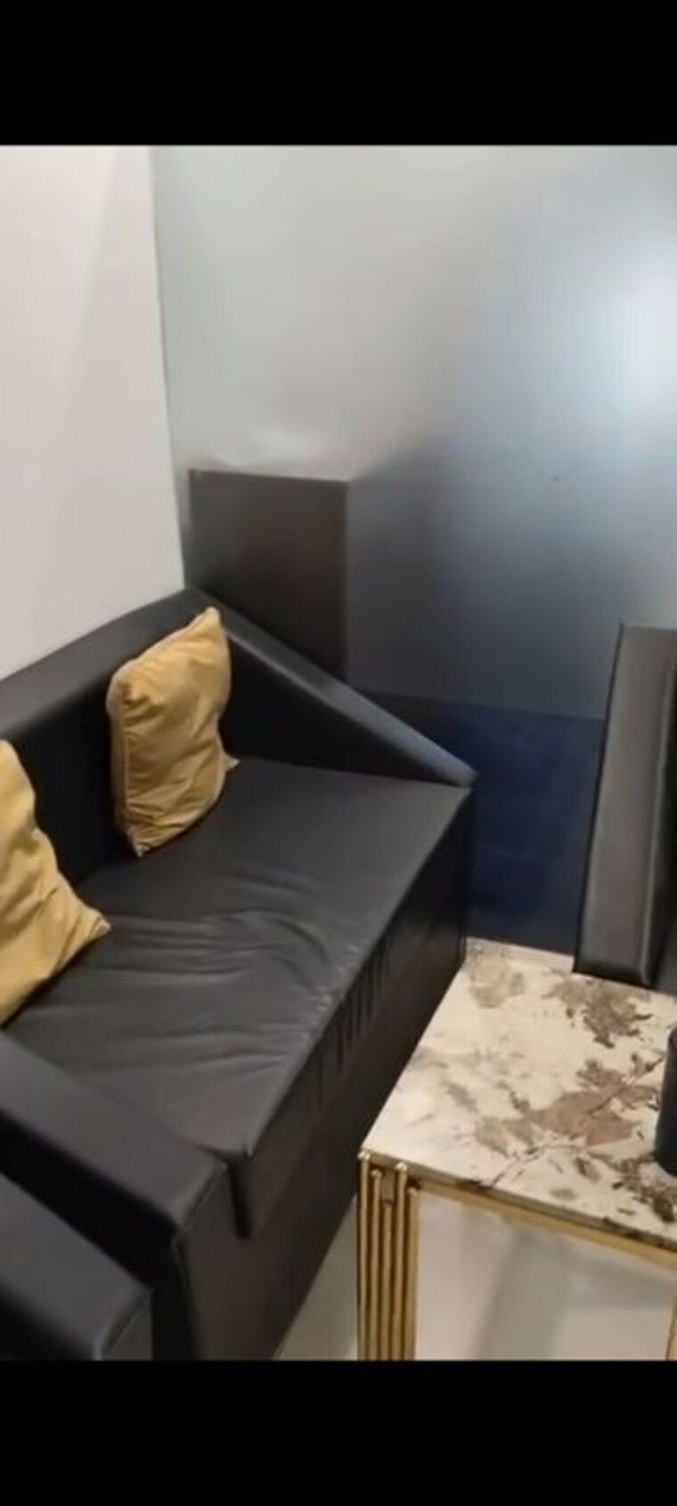 Living Room, netaji subhash place Commercial Office Space 1000 Sq.Ft. In Netaji Subhash Place Delhi 10587400