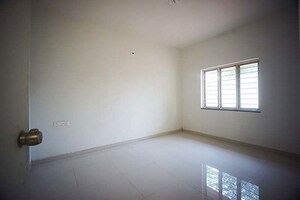 Room in 4 BHK Independent House at Hathijan – for Sale