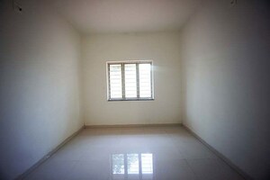 Room in 4 BHK Independent House at Hathijan – for Sale
