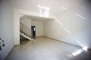 Room in 4 BHK Independent House at Hathijan – for Sale