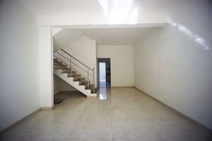Room in 4 BHK Independent House at Hathijan – for Sale