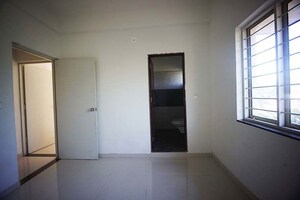 Room in 4 BHK Independent House at Hathijan – for Sale