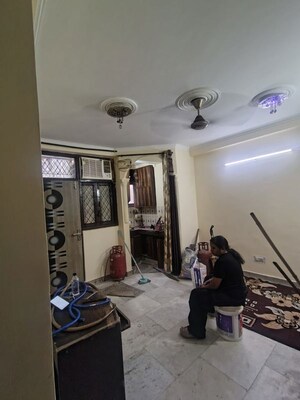 Gym in 3 BHK Builder Floor at Sarvapriya Vihar – for Rent