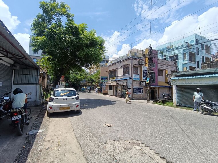  Parking, bablatala Commercial Shop 750 Sq.Ft. In Bablatala Kolkata 10587495