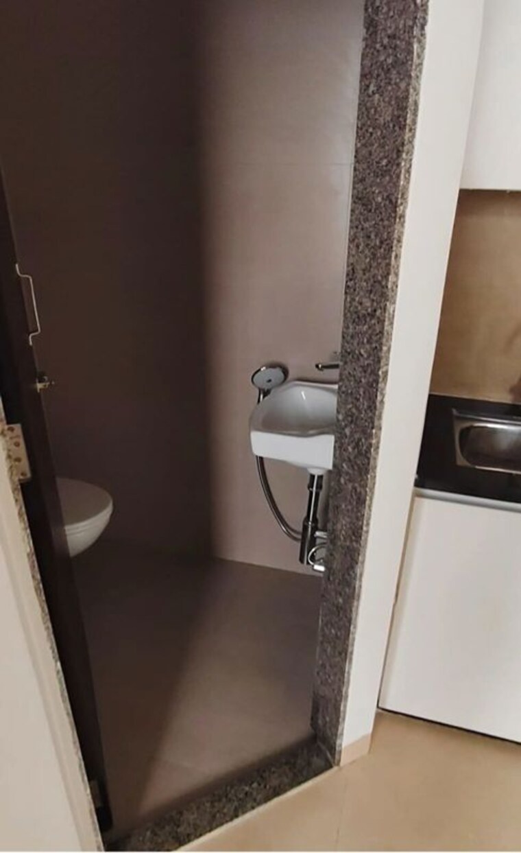 Bathroom, group-satellite-aarambh 1 Bedroom 250 Sq.Ft. Apartment In Malad East Mumbai 10362261