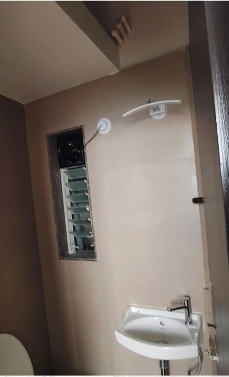 Bathroom, group-satellite-aarambh 1 Bedroom 250 Sq.Ft. Apartment In Malad East Mumbai 10362261