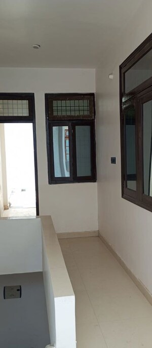 Room in  Warehouse at Mahatma Ghandhi Marg – for Rent