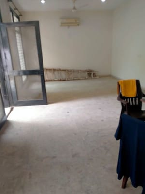 Room in 3 BHK Apartment at Tata Primanti-Tower Residences, Sector 72 – for Rent