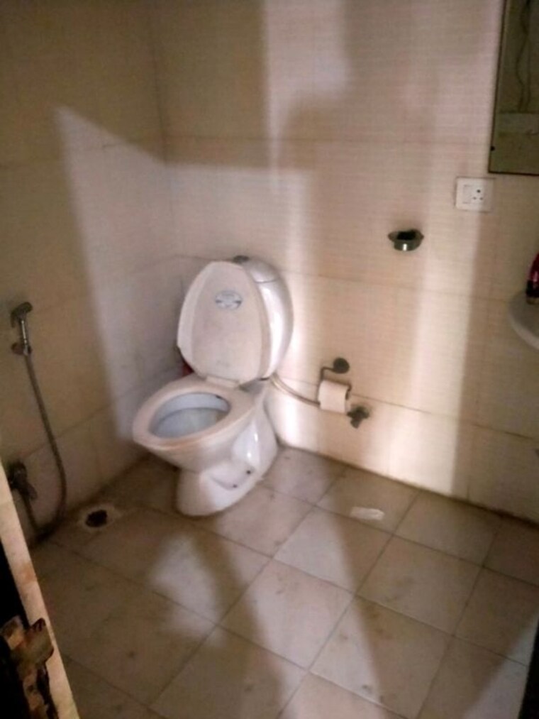 Bathroom, tata-primanti-tower-residences 3 Bedroom 2185 Sq.Ft. Apartment In Sector 72 Gurgaon 10587512