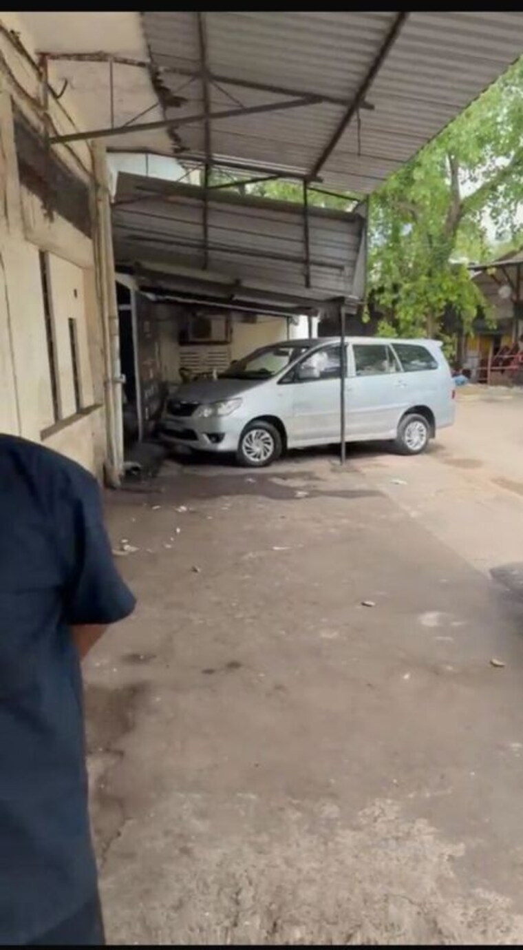  Parking, goregaon east Commercial Warehouse 1200 Sq.Ft. In Goregaon East Mumbai 10587535