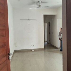 2 BHK Apartment For Rent in Emaar Emerald Estate, Sector 65
