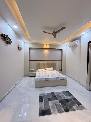 Bedroom in 5 BHK Independent House at Dronpuri – for Sale