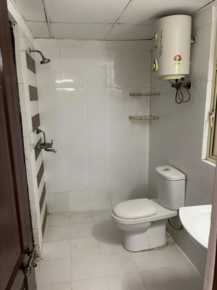 Bathroom, amrapali-eden-park 2 Bedroom 1200 Sq.Ft. Apartment In Sector 50 Noida 10587511
