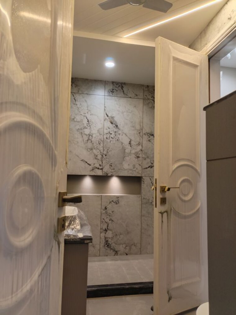 Bathroom, sector 85 4 Bedroom 350 Sq.Ft. Builder Floor In Sector 85 Faridabad 10587565