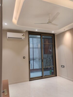 Room in 4 BHK Builder Floor at Sector 85 – for Sale