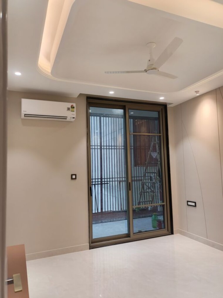 Room, sector 85 4 Bedroom 350 Sq.Ft. Builder Floor In Sector 85 Faridabad 10587565