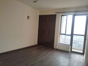 Room in 3 BHK Apartment at Unitech The Residences Gurgaon, Sector 33 – for Rent