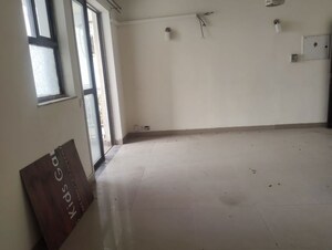 Room in 3 BHK Apartment at Unitech The Residences Gurgaon, Sector 33 – for Rent