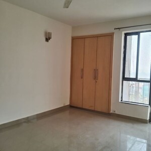 Room in 3 BHK Apartment at Unitech The Residences Gurgaon, Sector 33 – for Rent