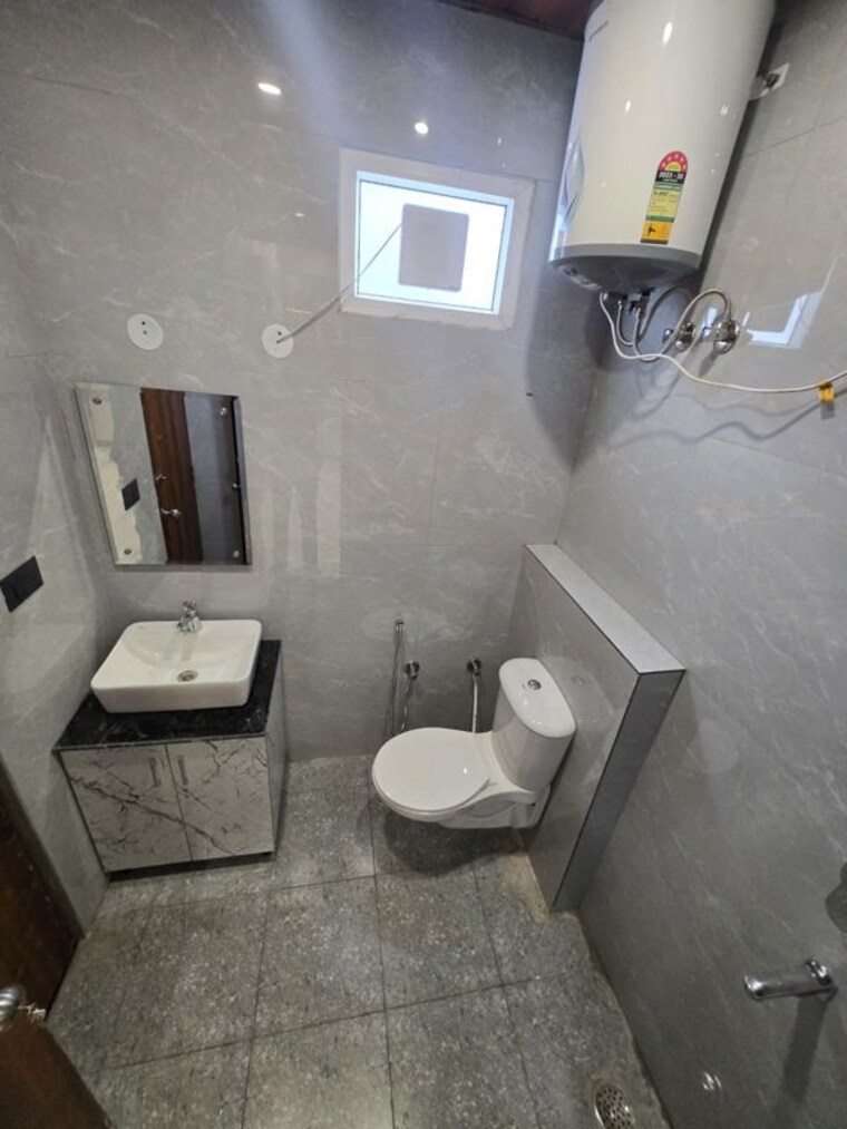 Bathroom, sahastradhara road 3 Bedroom 1550 Sq.Ft. Builder Floor In Sahastradhara Road Dehradun 10587605