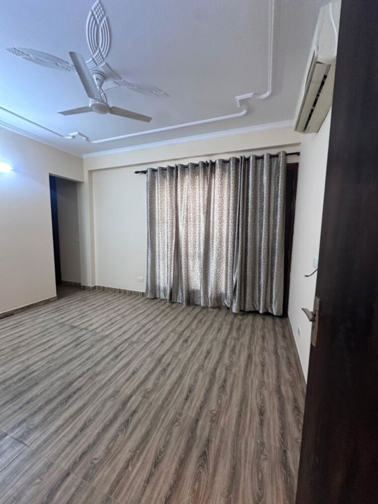 Bedroom, unitech-south-city-ii 4 Bedroom 2500 Sq.Ft. Builder Floor In Sector 50 Gurgaon 10587620