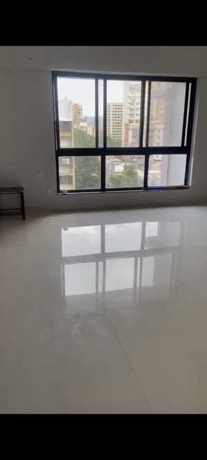 Room in 3 BHK Apartment at Sunteck Gilbird, Andheri West – for Rent