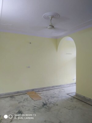 Room in 2.5 BHK Builder Floor at Ashoka Enclave Faridabad, Sector 34 – for Rent