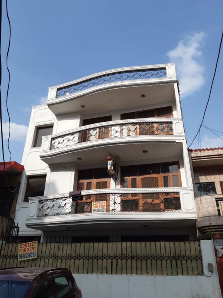 Exterior View, ashoka-enclave-faridabad 2.5 Bedroom 280 Sq.Yd. Builder Floor In Sector 34 Faridabad 10587456