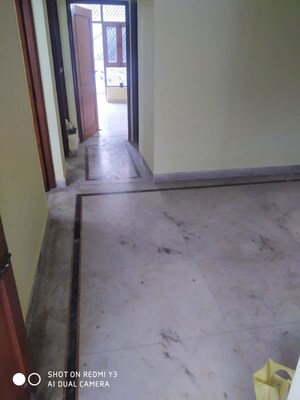 Building Lobby in 2.5 BHK Builder Floor at Ashoka Enclave Faridabad, Sector 34 – for Rent