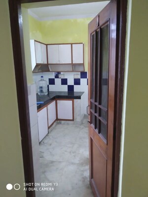 Building Lobby in 2.5 BHK Builder Floor at Ashoka Enclave Faridabad, Sector 34 – for Rent