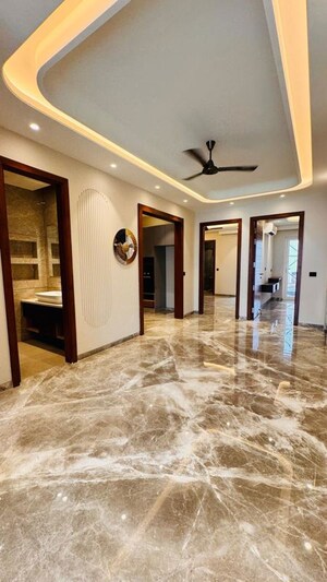 Room in 3.5 BHK Builder Floor at Ansal API Versalia, Sector 67a – for Sale