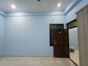 Room in 1.5 BHK Independent House at Gomti Nagar – for Rent