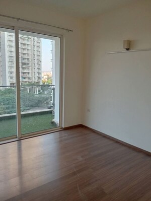 Room in 3.5 BHK Apartment at M3M Merlin, Sector 67 – for Rent